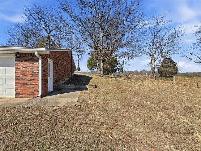 Foto del edificio - 2390 Brandenburg Rd