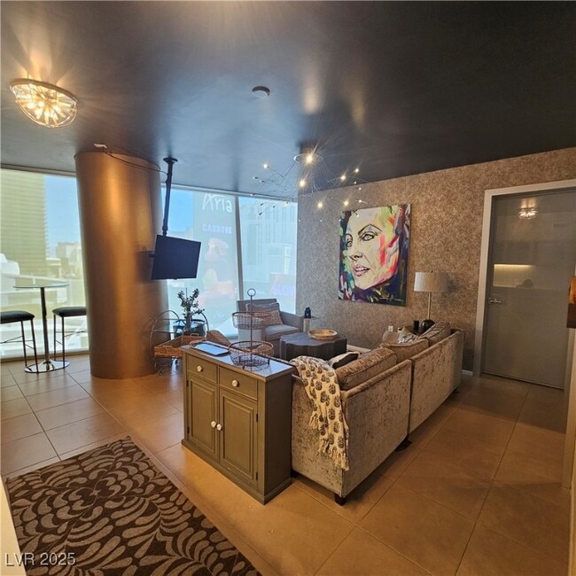Building Photo - 3722 S Las Vegas Blvd
