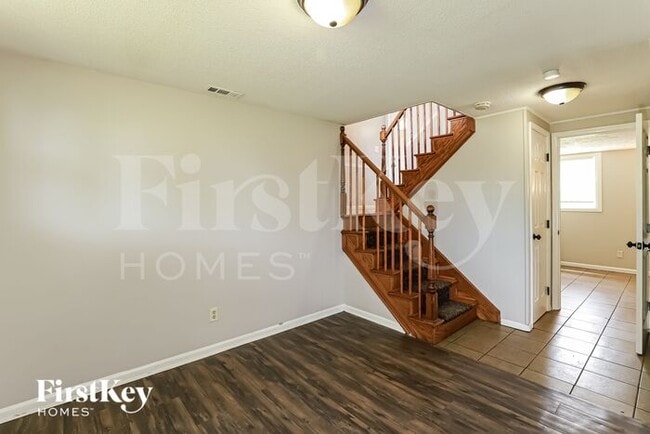 Building Photo - 19112 E Ponca Dr