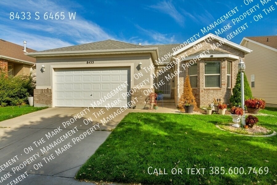Primary Photo - Spacious Solar Powered WJ Home