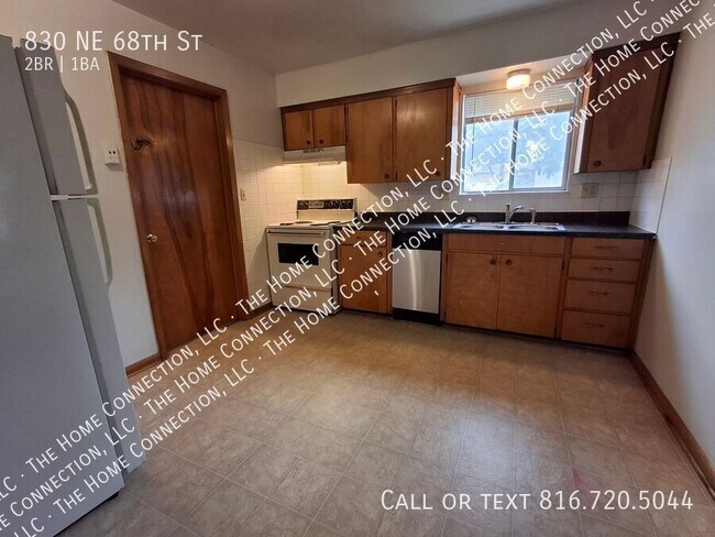 Foto del edificio - 830 NE 68th St