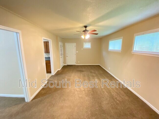 Building Photo - 3443 Obion Dr