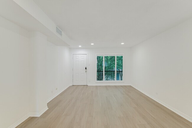 Building Photo - 255 E Rampart Dr