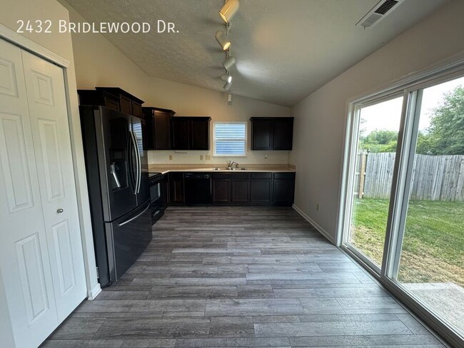 Building Photo - 2432 Bridlewood Dr