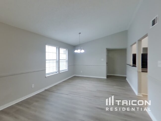 Building Photo - 4501 Timber Run Dr
