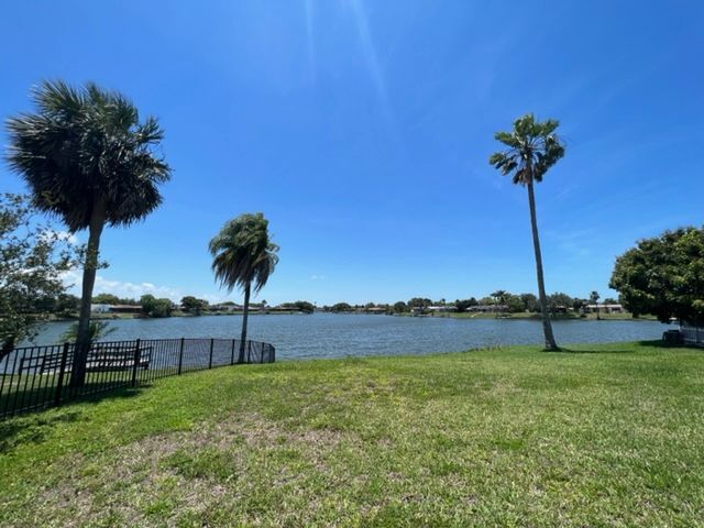 Foto del edificio - 9611 Towanda Ln