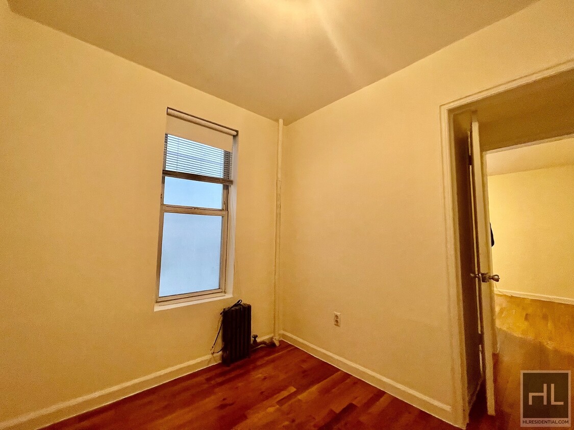 Building Photo - 251 8Th STREET 1 bed