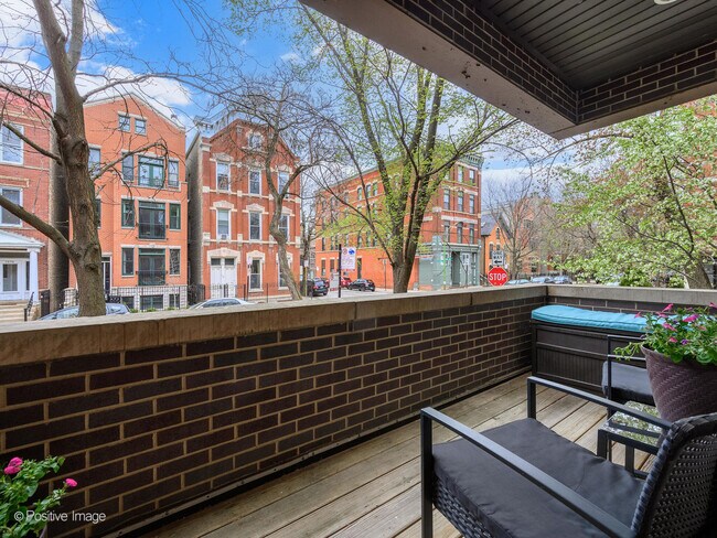Foto del edificio - 1039 N Marshfield Ave