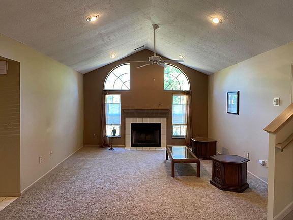 Foto del edificio - 1019 Willow Bluff Dr