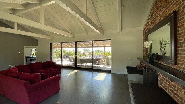 Building Photo - Coming Soon! Stunning Ranch-Style Oasis in...