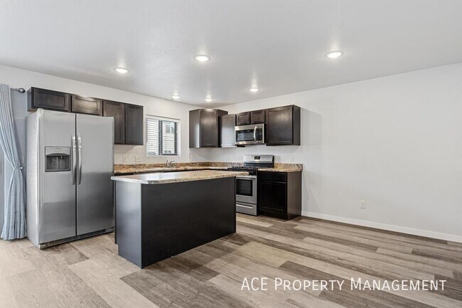 Foto del edificio - 22723 Radar Hill Rd