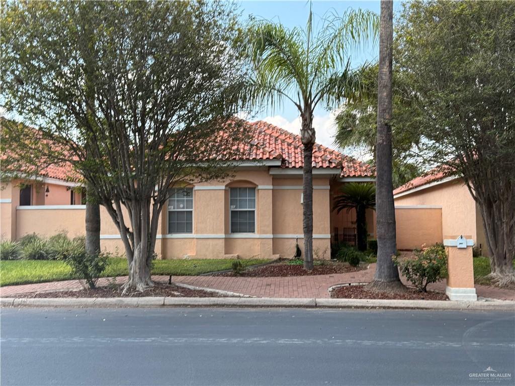 Foto principal - 120 Yucca Ave