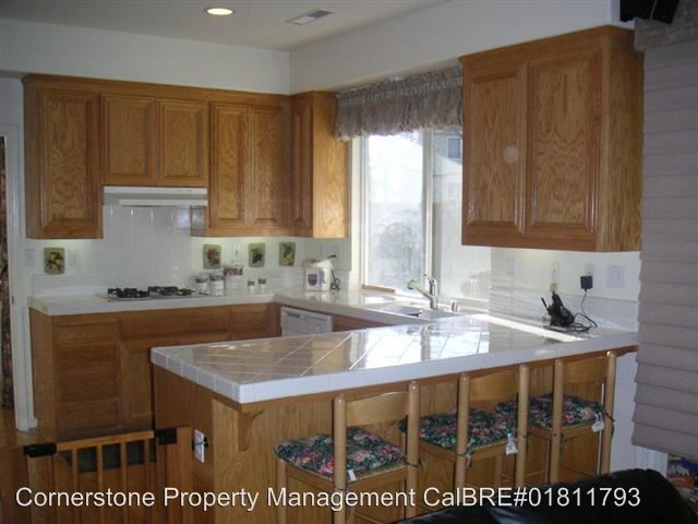 Building Photo - 2323 Flickinger Ave