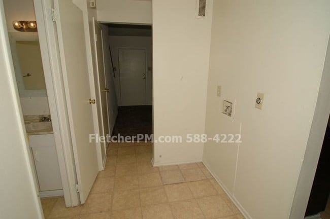 Building Photo - 2116 Scotty Ct