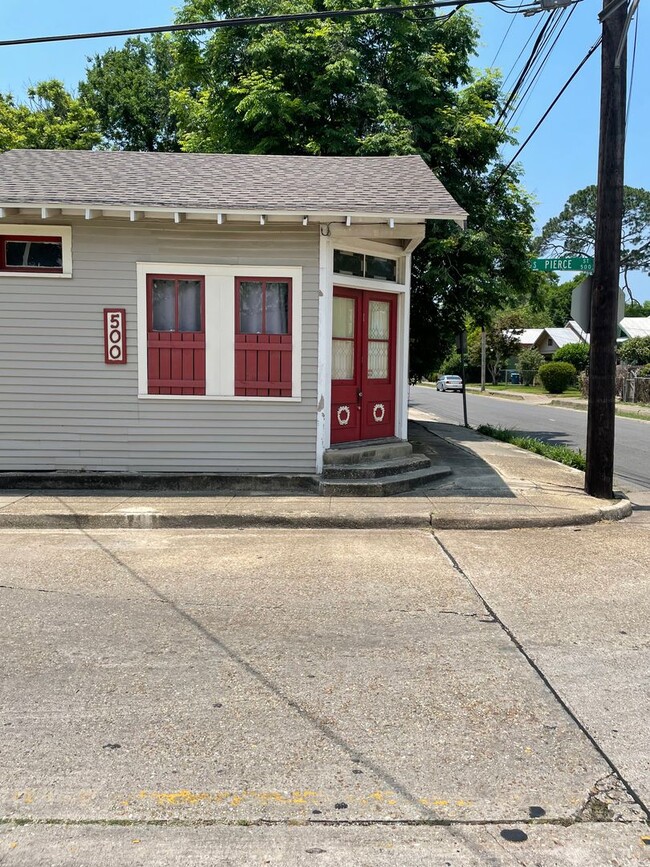 Building Photo - 500-502 S Pierce St