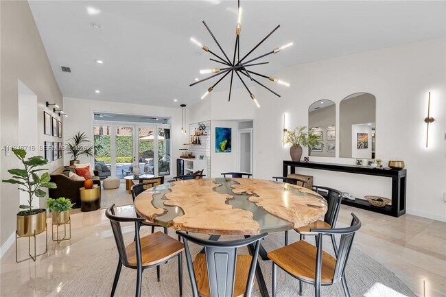 Building Photo - 8515 NW 168th Terrace