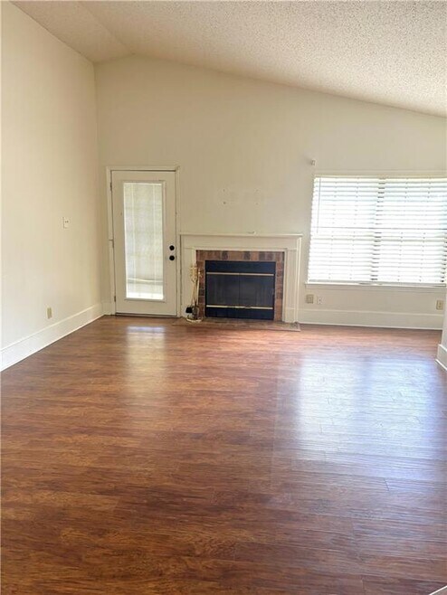 5900 Grelot Rd