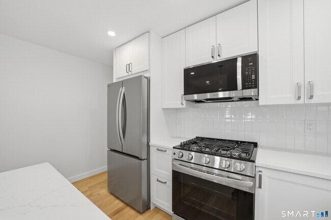 Foto del edificio - 68 Gregory Blvd