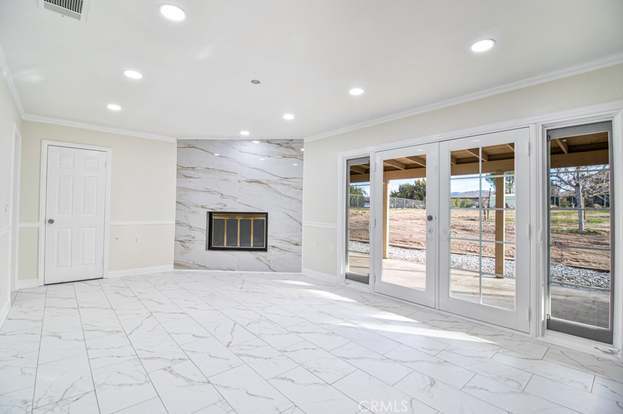 Foto del edificio - 17433 Sultana St