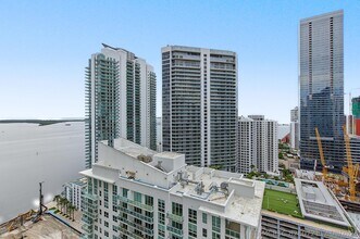 Building Photo - 1200 Brickell Bay Dr