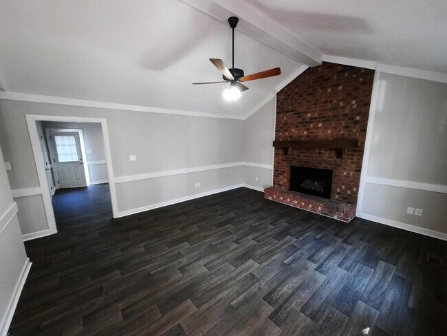 Foto del edificio - 1717 Old Barn Rd