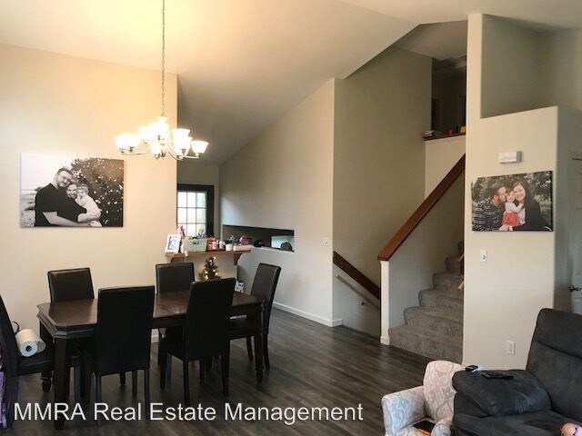 Foto del edificio - 5 br, 2 bath House - 832 BLUEBERRY LN.