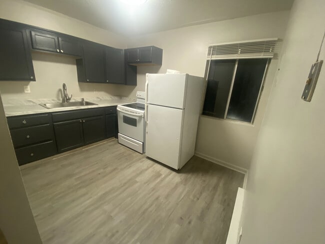 Foto del edificio - Room in Condo on Alamance Church Rd