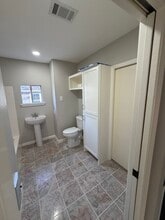 Building Photo - 1554 Scharpe St