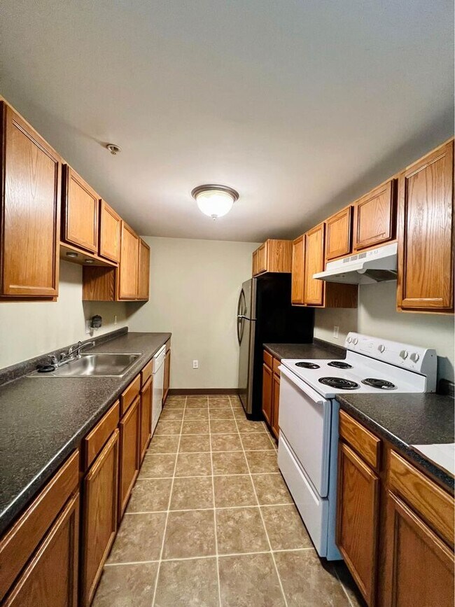 59 Ponemah Hill Rd Unit 2LL3, Milford, NH 03055 Condo for Rent in