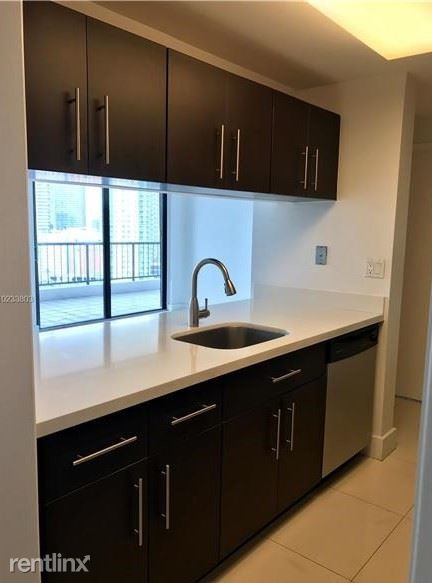 Building Photo - 1 br, 1.5 bath Condo - Villa Regina Condo