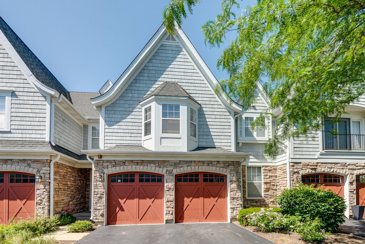 21946 W Tori Ln, Deer Park, IL 60010 Townhome Rentals in Deer Park IL