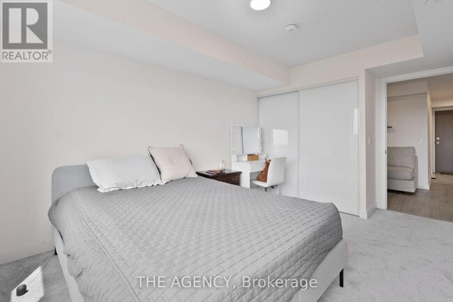 Building Photo - 10 Wilby Crescent