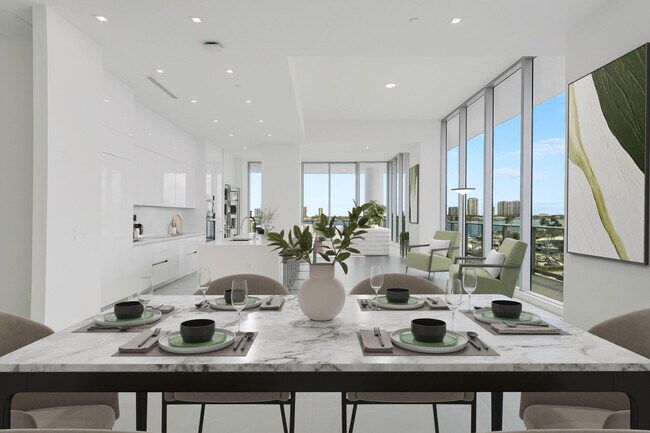 Building Photo - 220 Lake Shore Dr