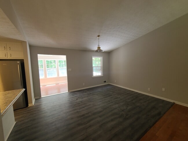 Building Photo - 3292 Cardinal Lake Dr NW