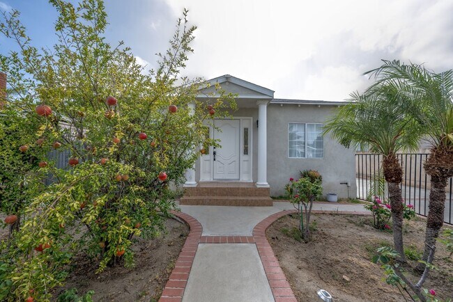 Building Photo - 6506 Teesdale Ave