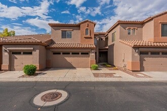 Building Photo - 2600 E Springfield Pl