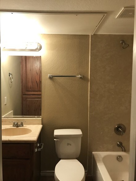 Bathroom Fixtures Grapevine Texas ridge crest apartments rentals - grapevine, tx | apartments Bathroom Fixtures Grapevine Texas ridge crest apartments rentals - grapevine, tx | apartments