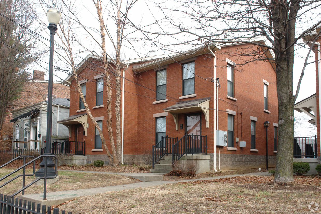 Foto del edificio - Baxter Avenue