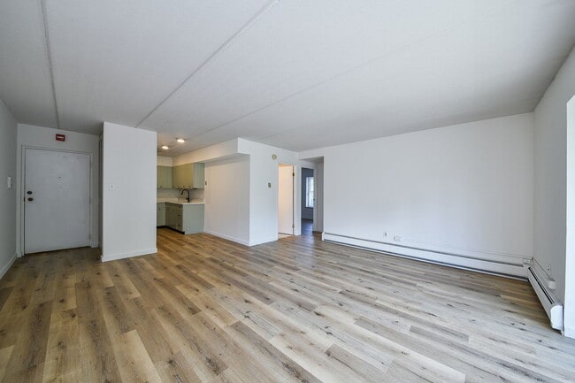 Building Photo - 5125 Blodgett Ave
