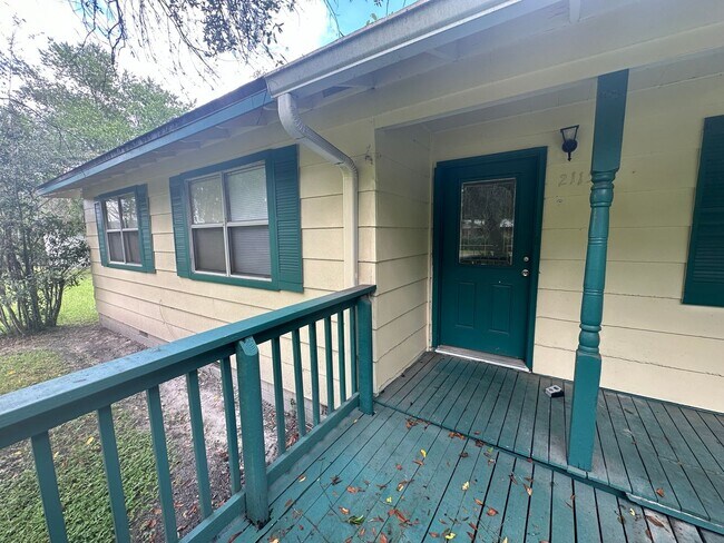 Building Photo - Cute Country Home For Rent