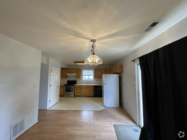 Building Photo - 780 Century Ln