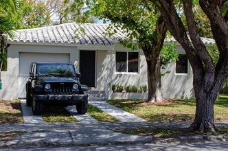 Building Photo - 2375 SW 21st Ter