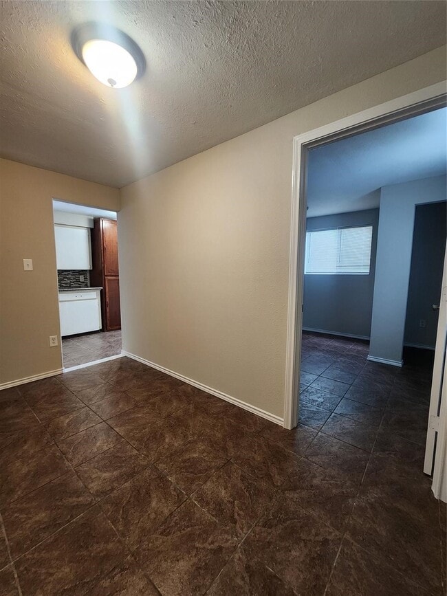 Building Photo - 221 E Lobit Ave