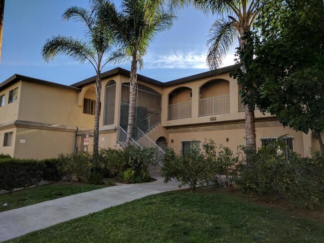 Building Photo - 5235 Harmony Ave