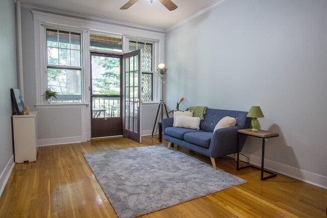 Building Photo - 155 Strathmore Rd