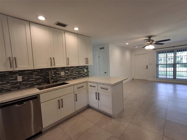 Foto del edificio - 2300 NW 3rd Ave