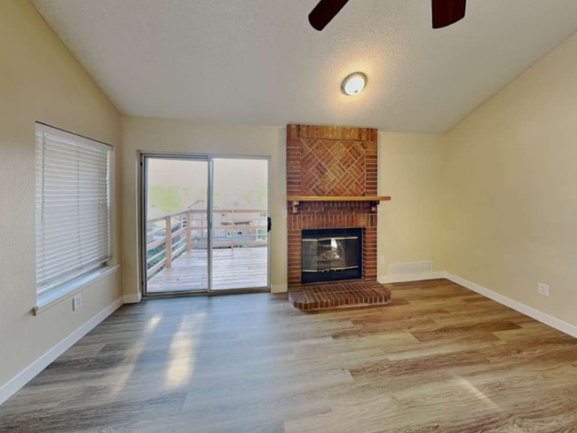 Building Photo - 7736 Halleys Dr