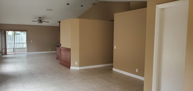 Building Photo - 1455 Mira Vista Cir