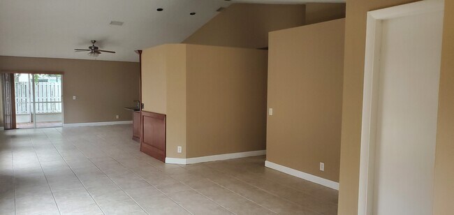 Foto del edificio - 1455 Mira Vista Cir