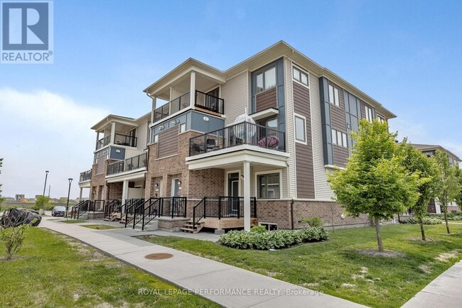 Building Photo - 251 Zenith Private